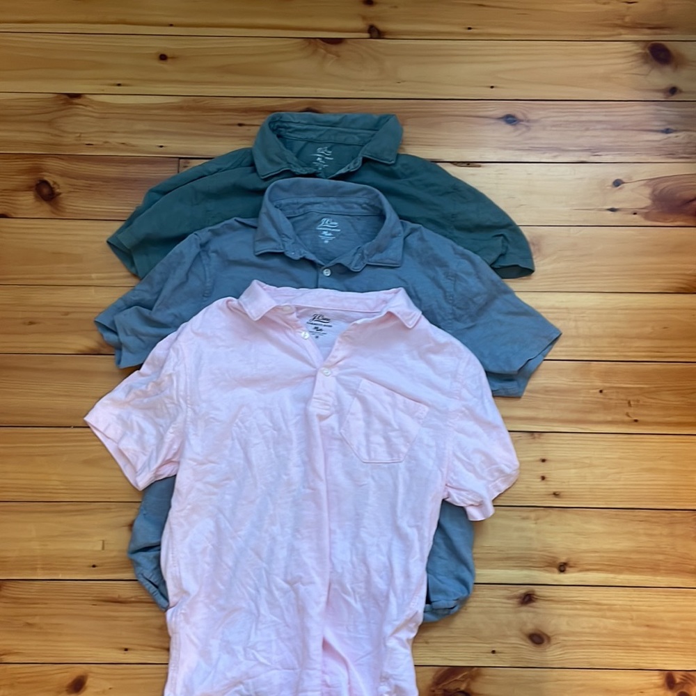 J Crew Men’s pastel polo style shirt